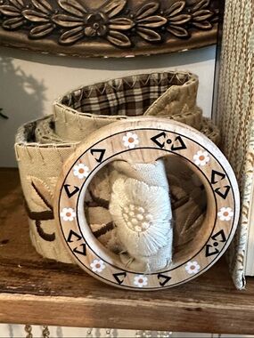 Nine West Floral Embroidered Fabric Belt with Decorative Wooden Buckle. Size M/L